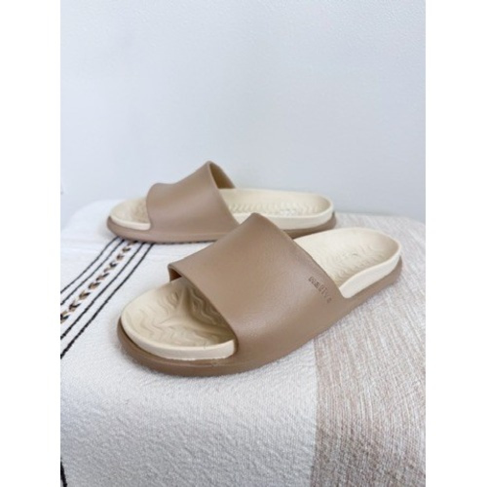 Native Shoes Spencer LX Tan Cream Slide Sandals Women Mens EVA Slides